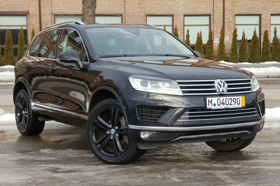 Продам Volkswagen Touareg EXECUTIVE EDITION 2017 года в Киеве