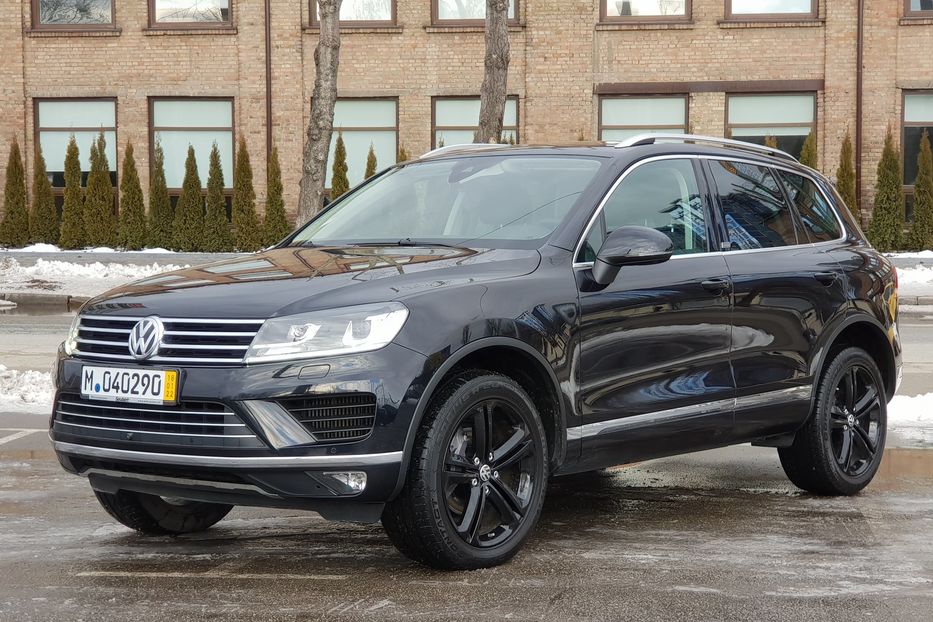 Продам Volkswagen Touareg EXECUTIVE EDITION 2017 года в Киеве