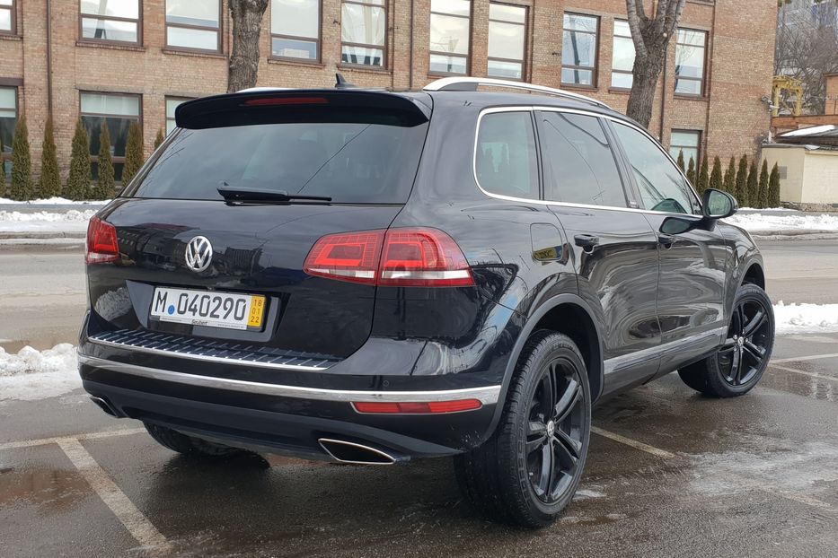 Продам Volkswagen Touareg EXECUTIVE EDITION 2017 года в Киеве