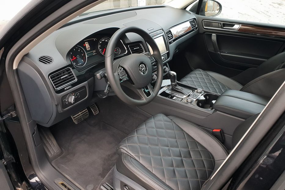 Продам Volkswagen Touareg EXECUTIVE EDITION 2017 года в Киеве