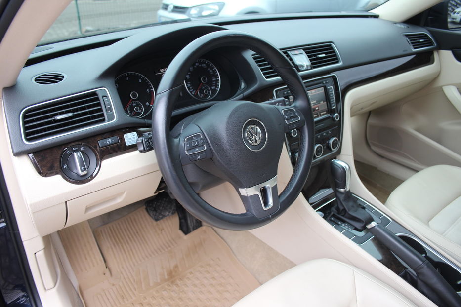 Продам Volkswagen Passat B7 2014 года в Одессе