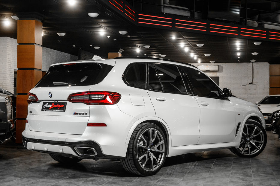 Продам BMW X5 M50D 2020 года в Одессе