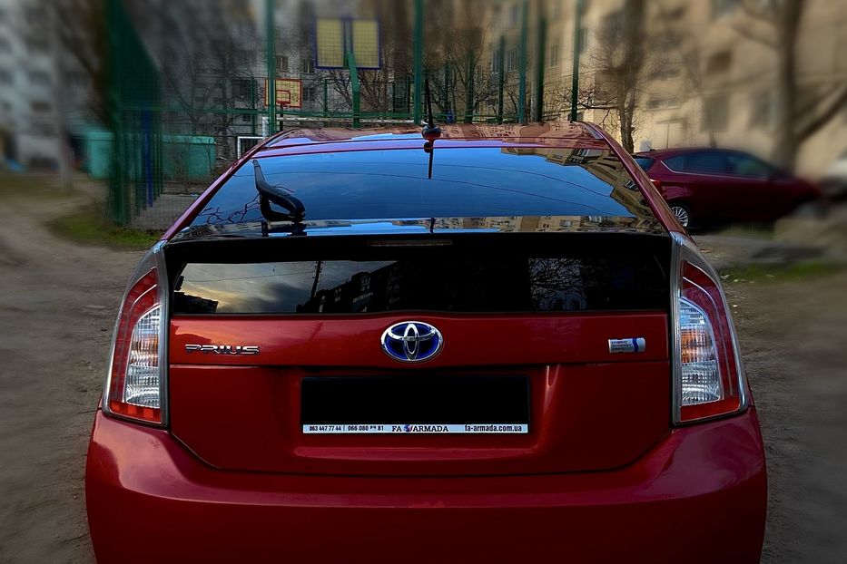 Продам Toyota Prius 2013 года в Одессе