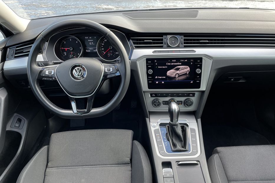 Продам Volkswagen Passat B8 Comfortline 2017 года в Львове