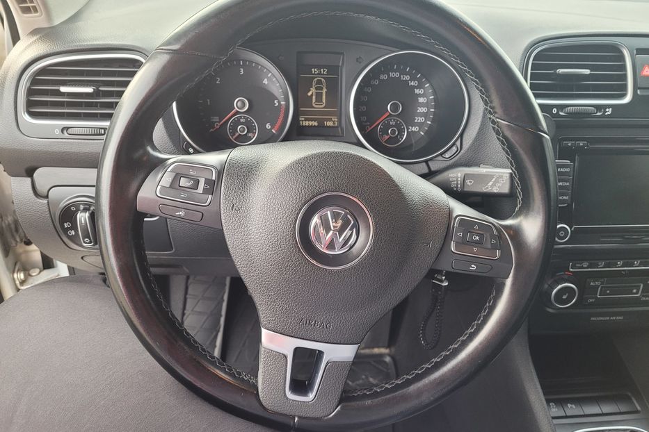 Продам Volkswagen Golf  VI 2010 года в Одессе