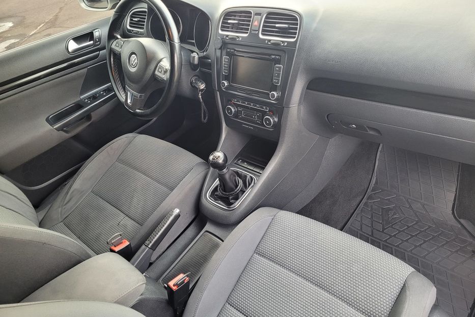 Продам Volkswagen Golf  VI 2010 года в Одессе