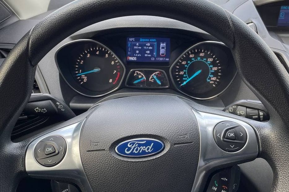 Продам Ford Escape 2013 года в Одессе