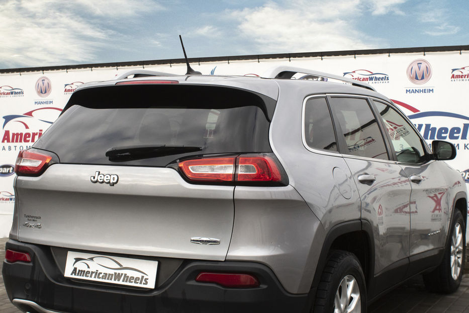 Продам Jeep Cherokee Latitude AWD 2014 года в Черновцах