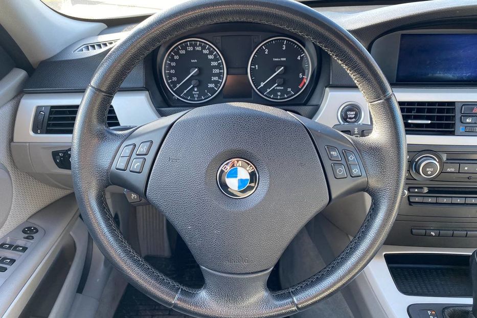 Продам BMW 320 2010 года в Одессе