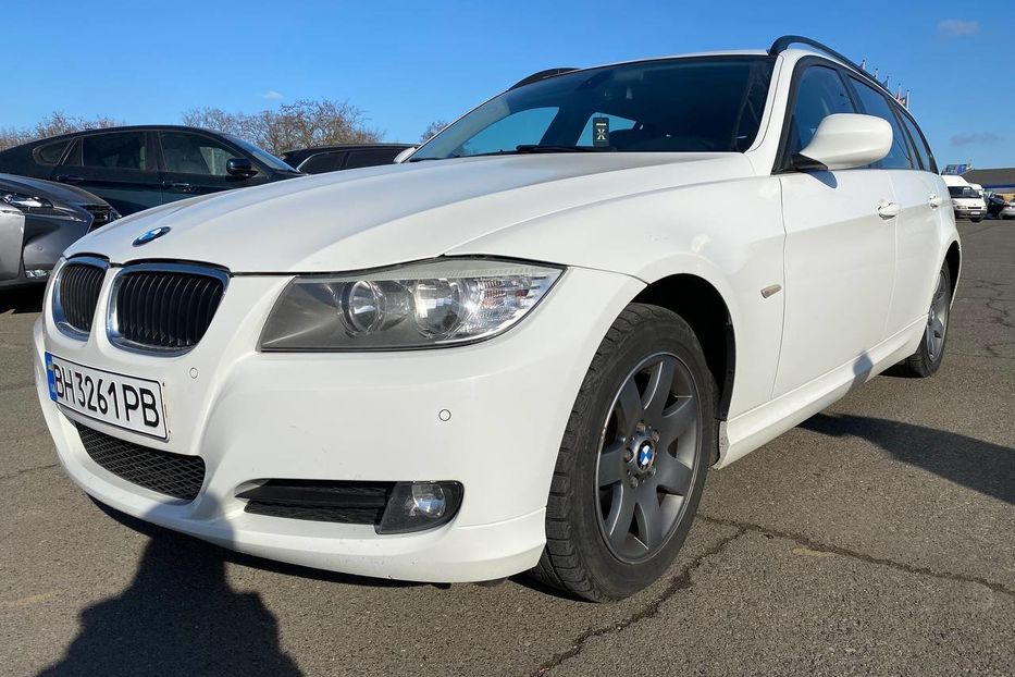 Продам BMW 320 2010 года в Одессе