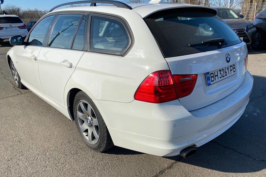Продам BMW 320 2010 года в Одессе