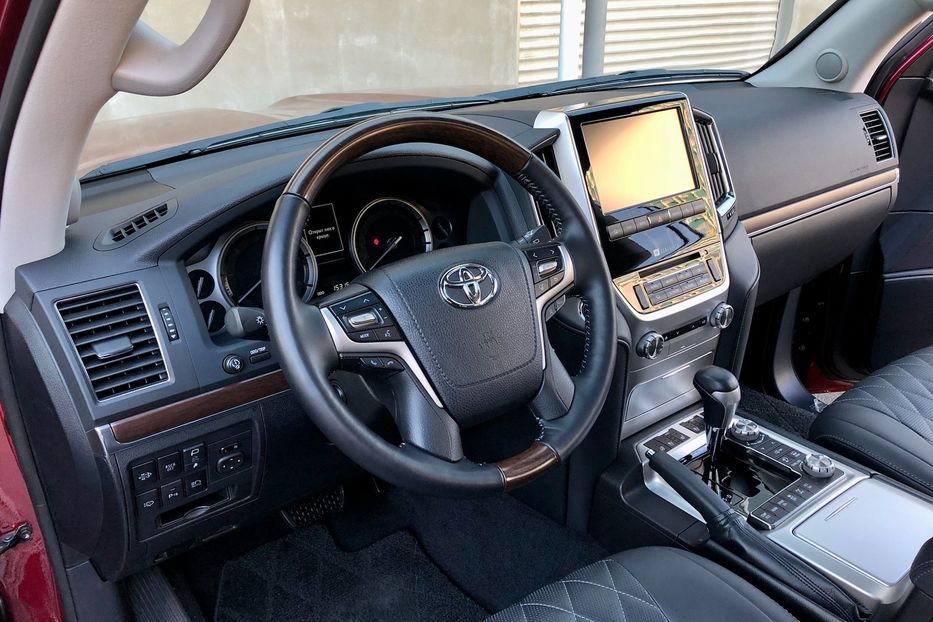 Продам Toyota Land Cruiser 200 EXCALIBUR 2018 года в Киеве