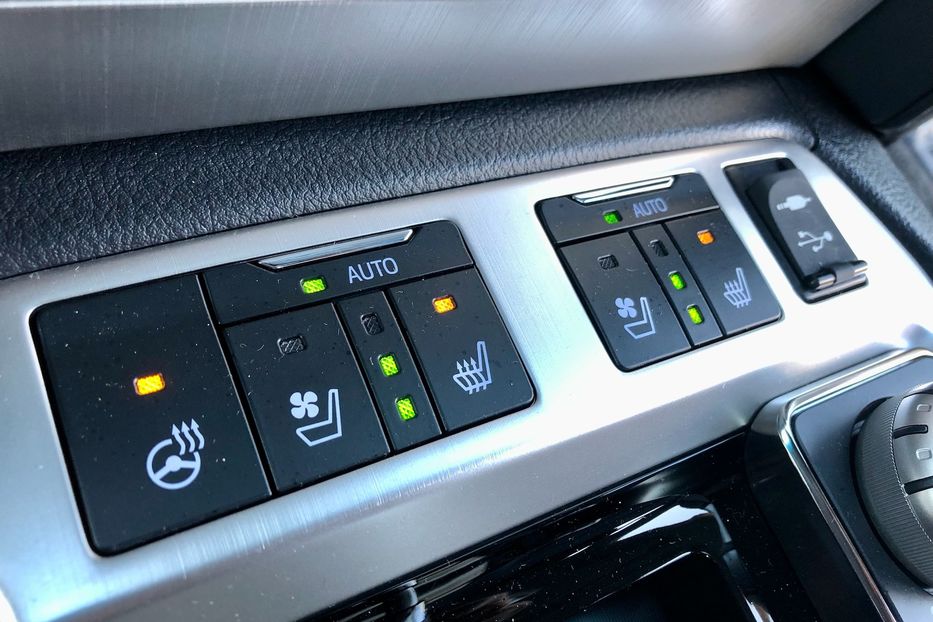 Продам Toyota Land Cruiser 200 EXCALIBUR 2018 года в Киеве