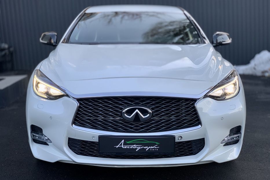 Продам Infiniti Q30 S AWD  2017 года в Киеве