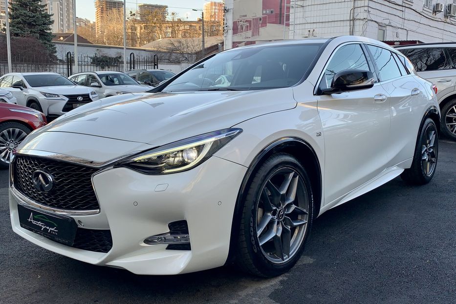 Продам Infiniti Q30 S AWD  2017 года в Киеве