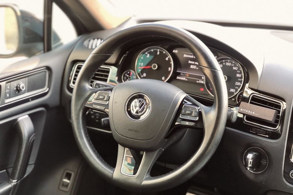 Продам Volkswagen Touareg 2011 года в Луцке