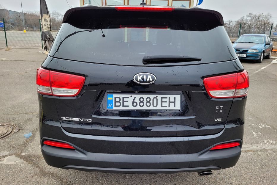 Продам Kia Sorento 3.3 V6 2016 года в Одессе