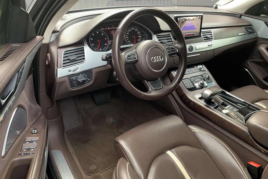 Продам Audi A8 Official 2011 года в Киеве