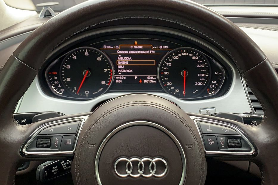 Продам Audi A8 Official 2011 года в Киеве