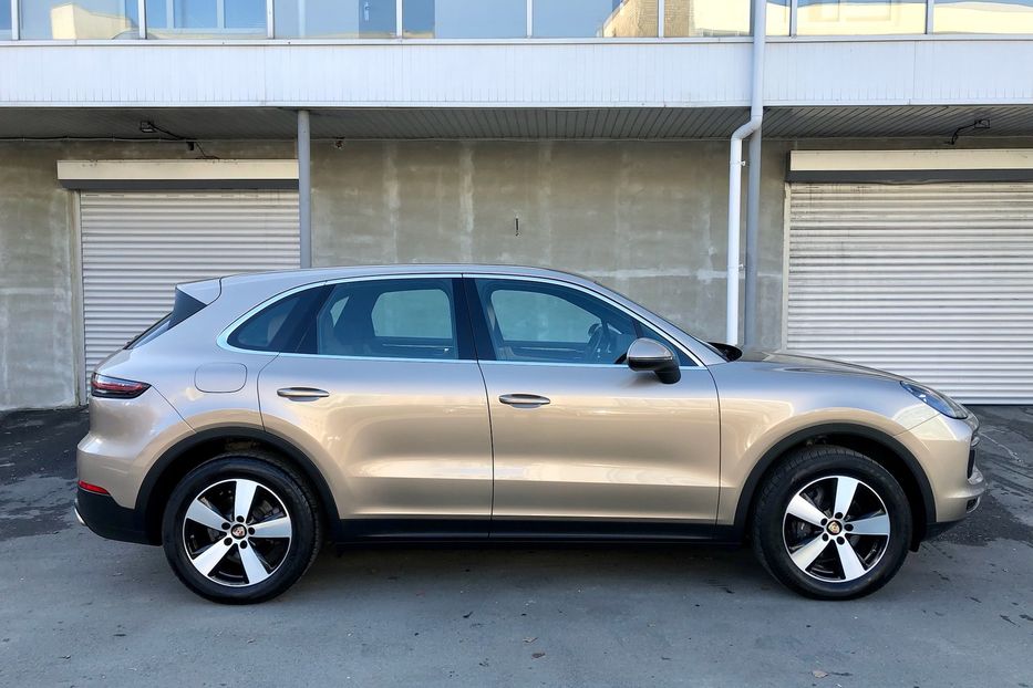 Продам Porsche Cayenne 2018 года в Киеве