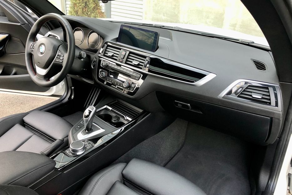Продам BMW 2 Series 230i XDrive 2019 года в Киеве