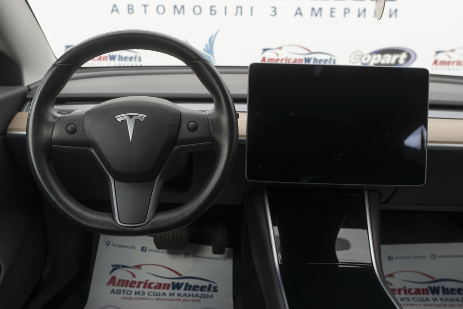 Продам Tesla Model 3 Long Range 2018 года в Черновцах