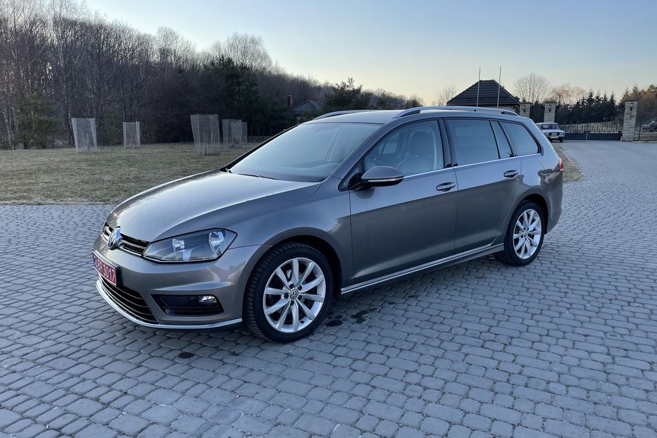 Продам Volkswagen Golf VII Highline R-Line 2016 года в Львове