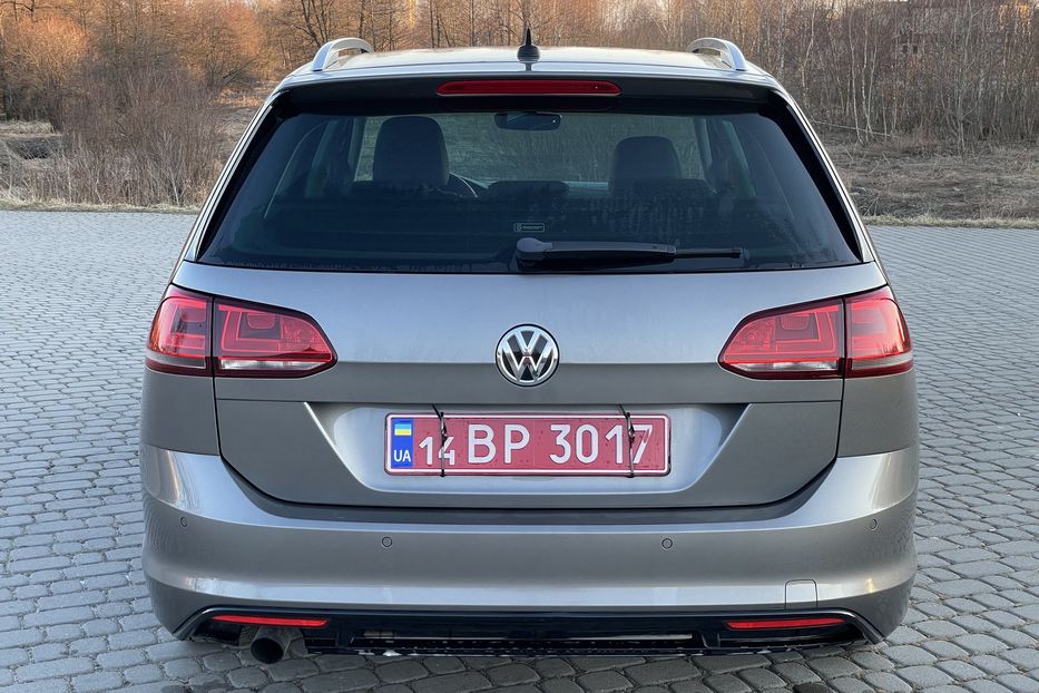 Продам Volkswagen Golf VII Highline R-Line 2016 года в Львове