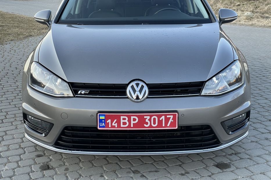 Продам Volkswagen Golf VII Highline R-Line 2016 года в Львове