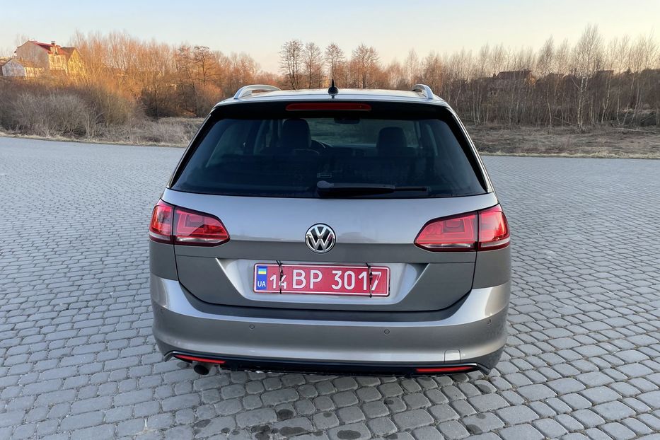 Продам Volkswagen Golf VII Highline R-Line 2016 года в Львове