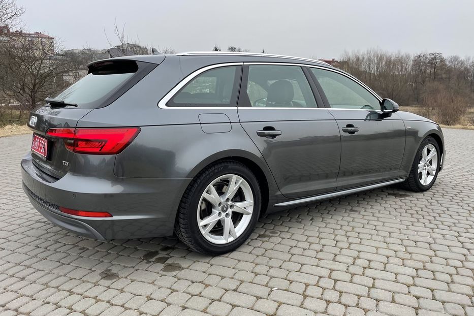 Продам Audi A4 Avant Ultra S LINE 2016 года в Львове