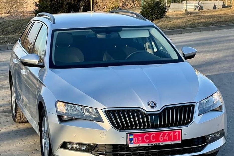 Продам Skoda Superb АВТО В УКРАЇНІ НЕ МАЛЬОВАНЕ  2016 года в Львове