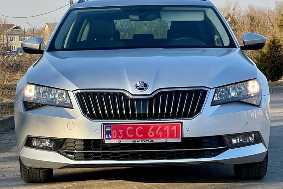 Продам Skoda Superb АВТО В УКРАЇНІ НЕ МАЛЬОВАНЕ  2016 года в Львове