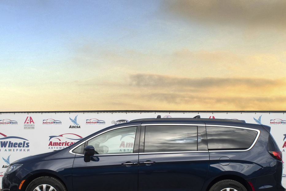 Продам Chrysler Pacifica Touring-L 2017 года в Черновцах