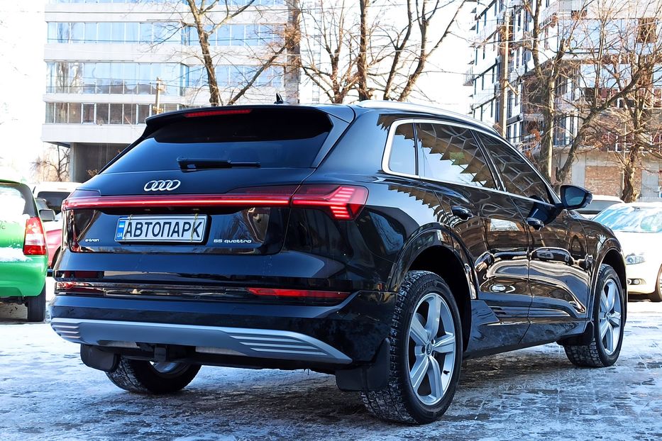 Продам Audi E-Tron 55 Quattro 2019 года в Днепре