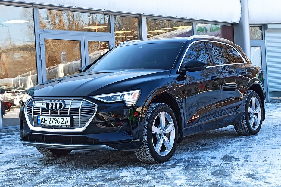 Продам Audi E-Tron 55 Quattro 2019 года в Днепре