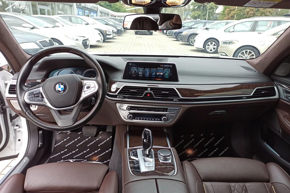 Продам BMW 750 Long Individual 2016 года в Днепре