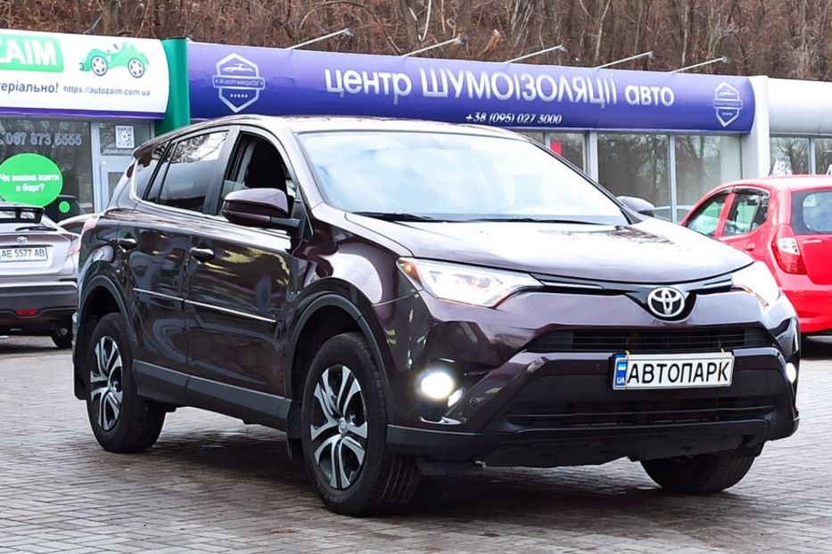 Продам Toyota Rav 4 LE AWD 2016 года в Днепре