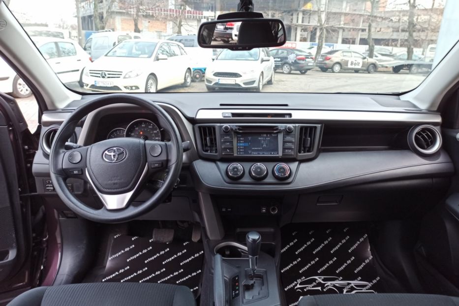 Продам Toyota Rav 4 LE AWD 2016 года в Днепре