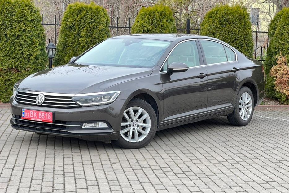 Продам Volkswagen Passat B8  АВТО В УКРАЇНІ НЕ МАЛЬОВАHE 2017 года в Львове