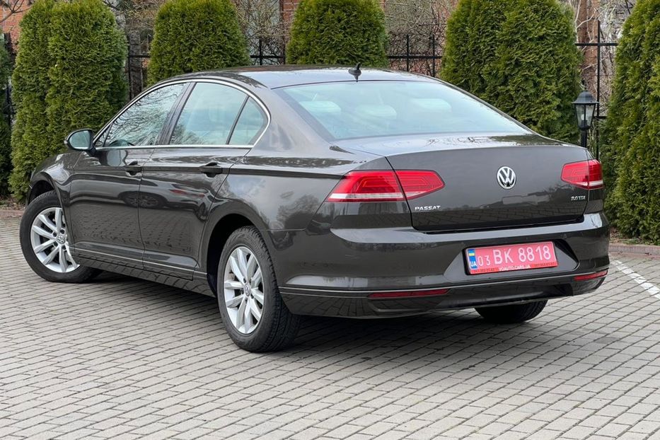 Продам Volkswagen Passat B8  АВТО В УКРАЇНІ НЕ МАЛЬОВАHE 2017 года в Львове