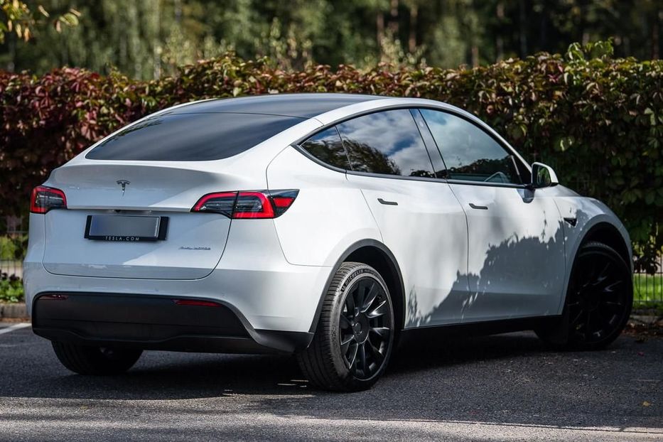 Продам Tesla Model Y Long Range 2020 года в Ивано-Франковске