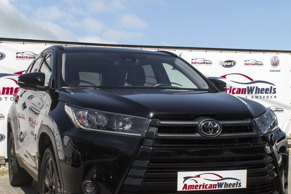 Продам Toyota Highlander BLACK EDITION 2018 года в Черновцах