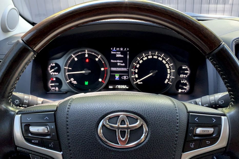 Продам Toyota Land Cruiser 200 Special Edition 2018 года в Киеве