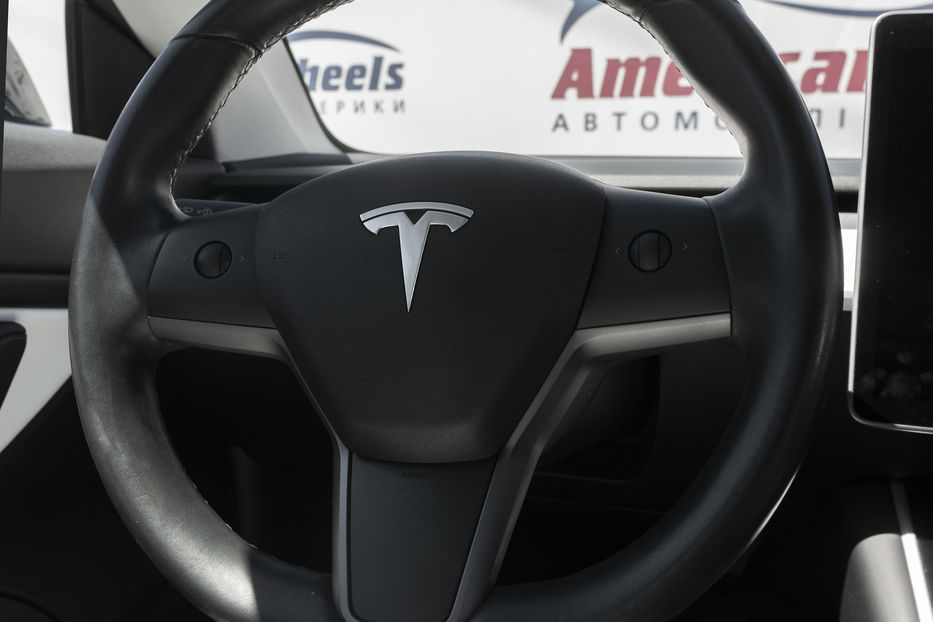 Продам Tesla Model 3 DUAL MOTOR 2018 года в Черновцах