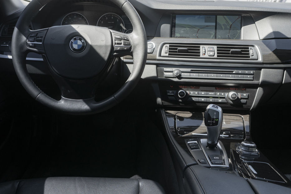 Продам BMW 528 I 2012 года в Черновцах