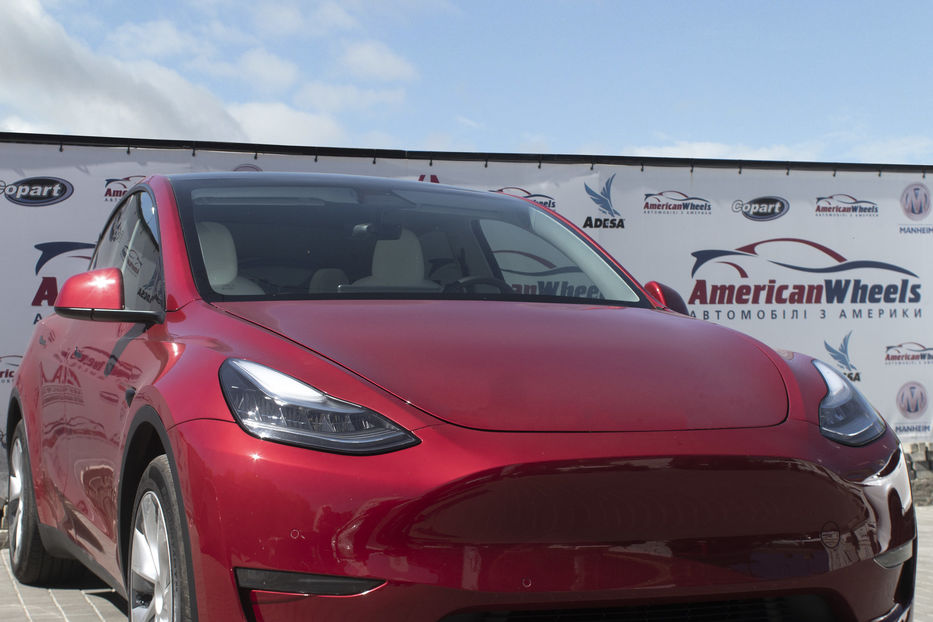 Продам Tesla Model Y Long Range 2020 года в Черновцах