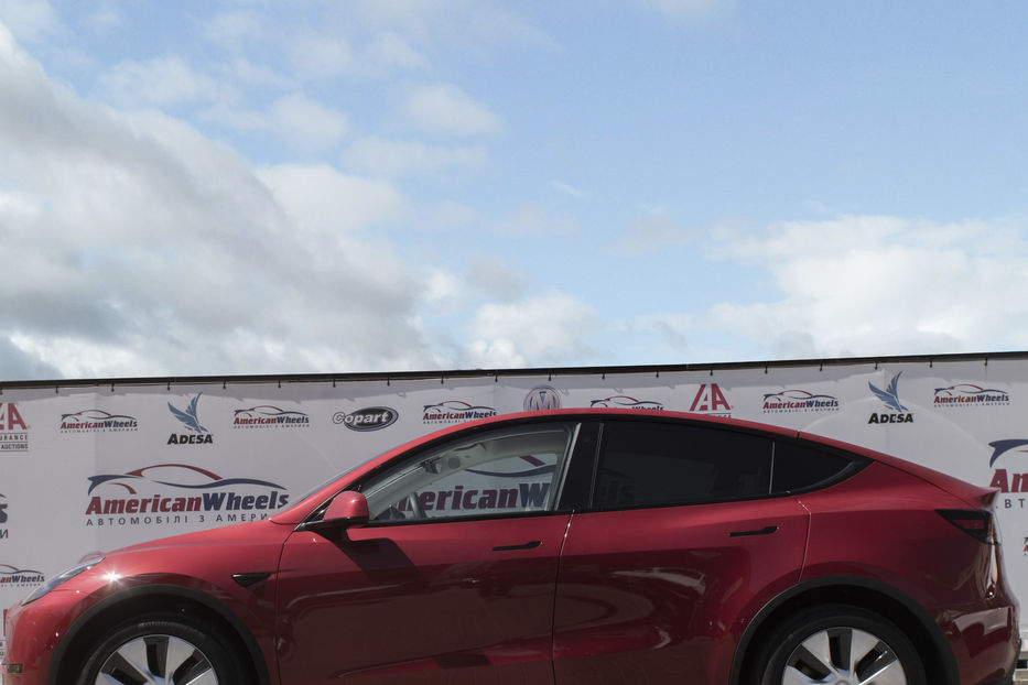 Продам Tesla Model Y Long Range 2020 года в Черновцах