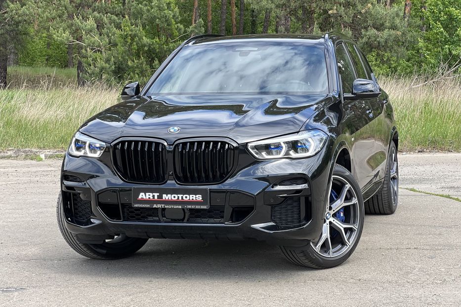 Продам BMW X5 M 50i 2022 года в Киеве