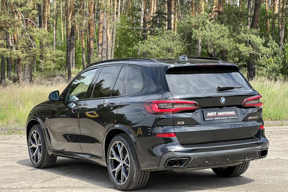 Продам BMW X5 M 50i 2022 года в Киеве